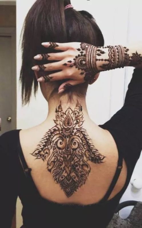 Amazing Henna Tattoo On Neck Back