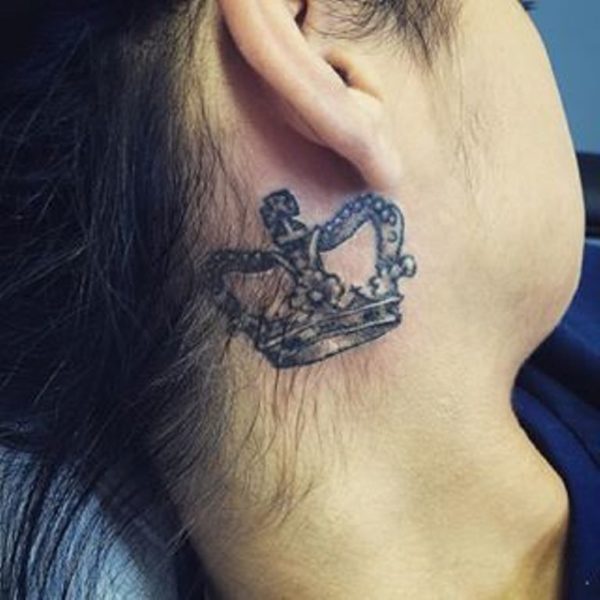Amazing Queen Crown Tattoo On Neck