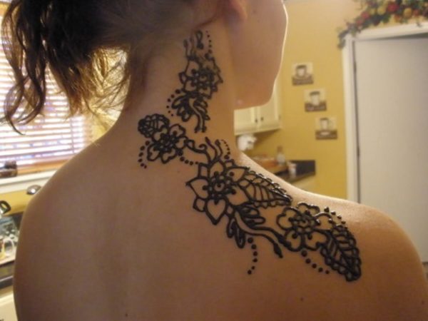  Arabic Henna Tattoo-On Neck