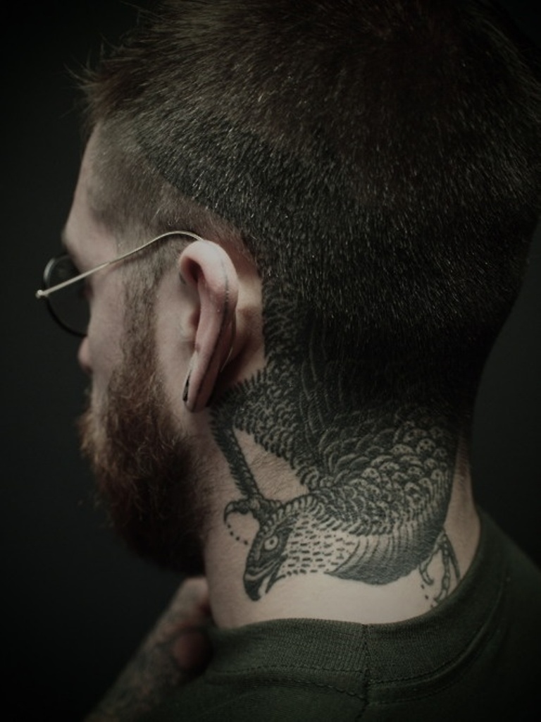 35 Awesome Eagle Neck Tattoos 
