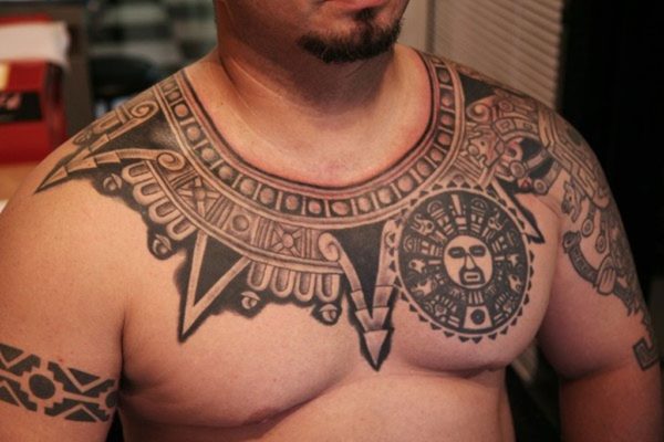 Hawaiian Tattoo On Neck 