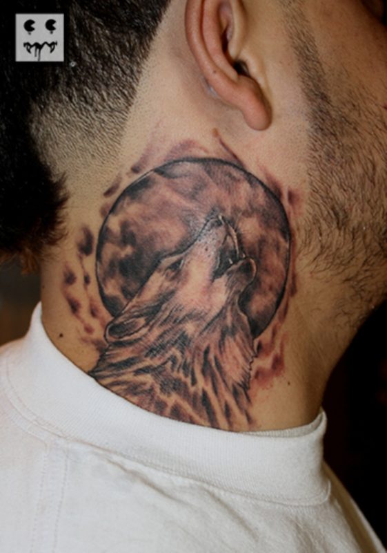 Roaring Wolf Tattoo On Neck