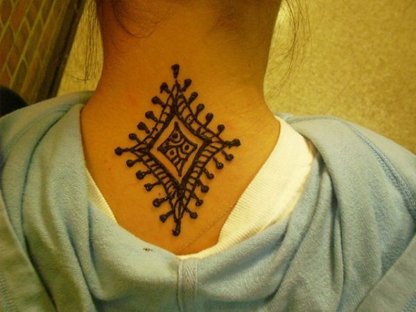 Simple Henna Tattoo On Neck