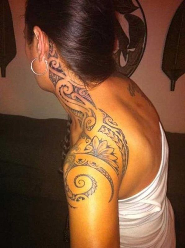 Wonderful Tribal Tattoo On Neck